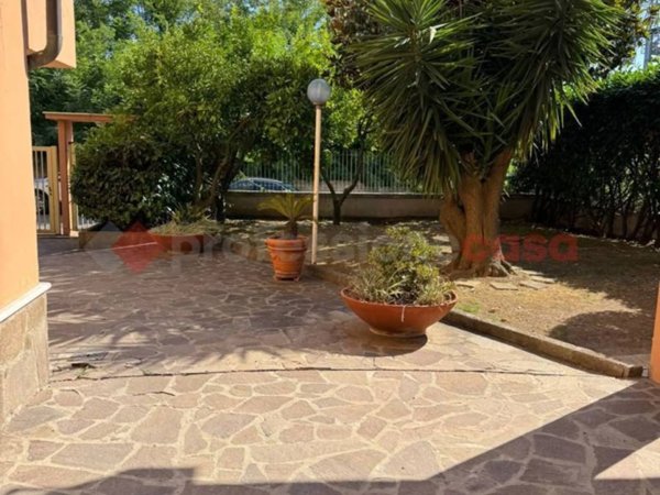 appartamento in vendita a Minturno in zona Scauri