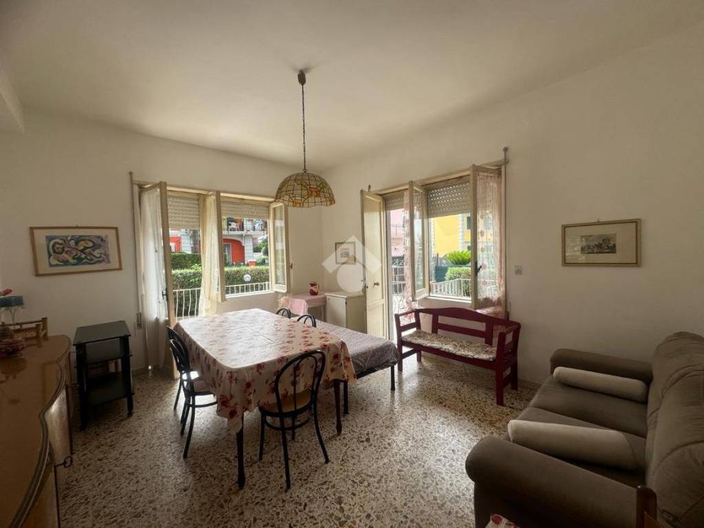 appartamento in vendita a Minturno in zona Scauri