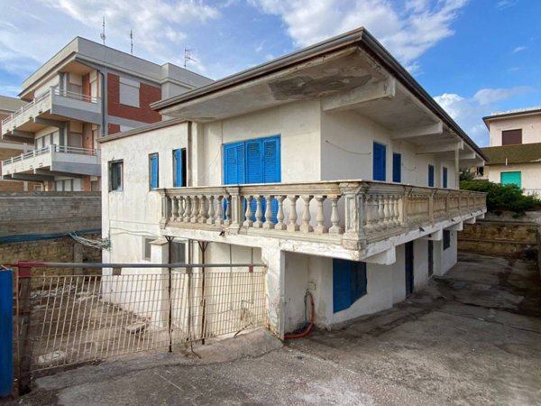 casa indipendente in vendita a Minturno in zona Scauri