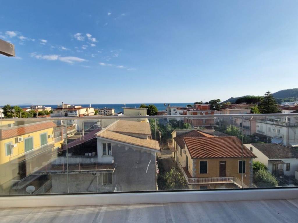 appartamento in vendita a Minturno in zona Scauri