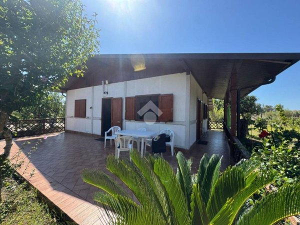 casa indipendente in vendita a Minturno