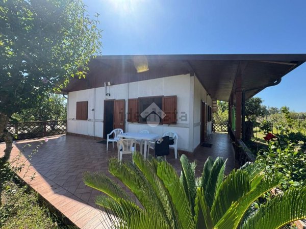 casa indipendente in vendita a Minturno