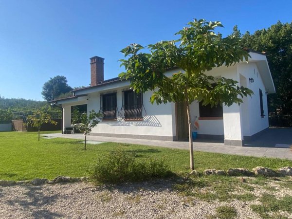 casa indipendente in vendita a Minturno in zona Scauri