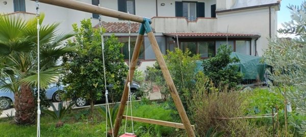 casa indipendente in vendita a Minturno in zona Scauri