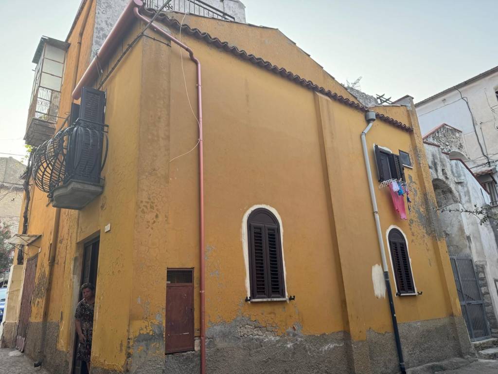 casa indipendente in vendita a Minturno