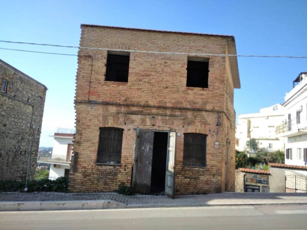 casa indipendente in vendita a Minturno