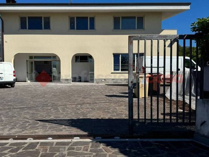 negozio in vendita a Minturno