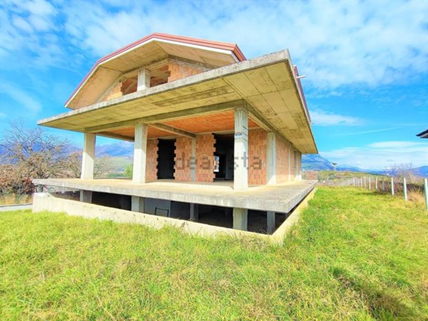 casa indipendente in vendita a Minturno in zona Scauri