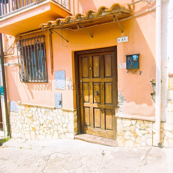 casa indipendente in vendita a Minturno