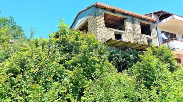 casa indipendente in vendita a Minturno in zona Scauri