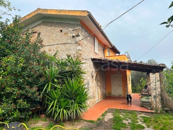 casa indipendente in vendita a Minturno