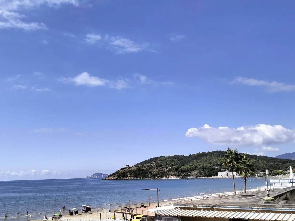 appartamento in vendita a Minturno in zona Scauri