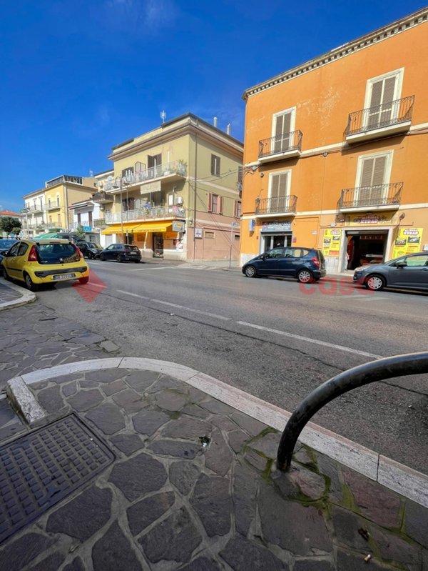 locale commerciale in vendita a Minturno in zona Scauri