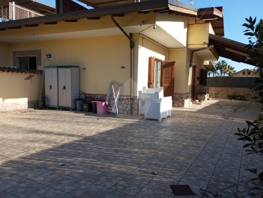 casa indipendente in vendita a Minturno in zona Marina