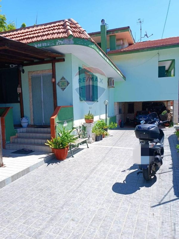 casa indipendente in vendita a Minturno in zona Marina