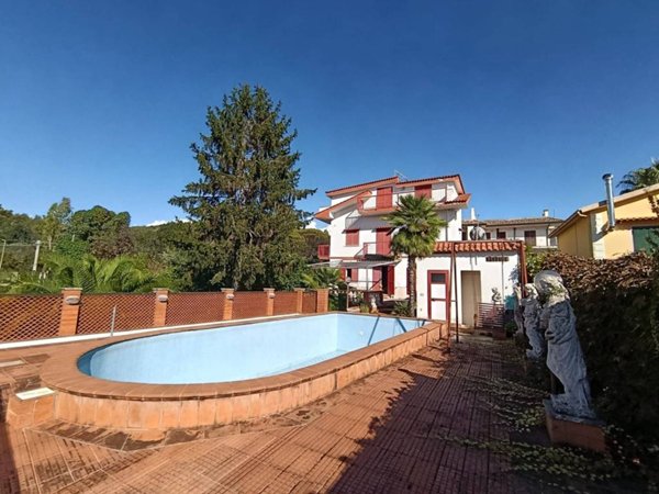 casa indipendente in vendita a Minturno in zona Marina