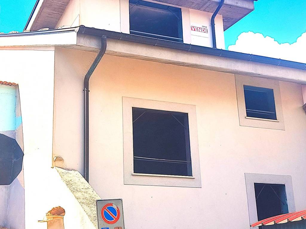 casa indipendente in vendita a Minturno in zona Pulcherini