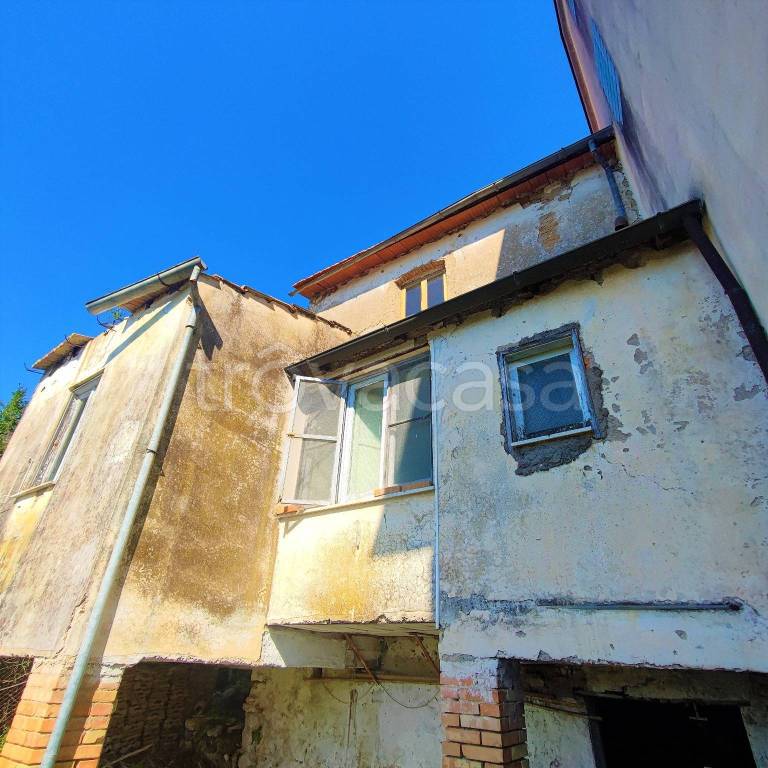 casa indipendente in vendita a Minturno in zona Pulcherini