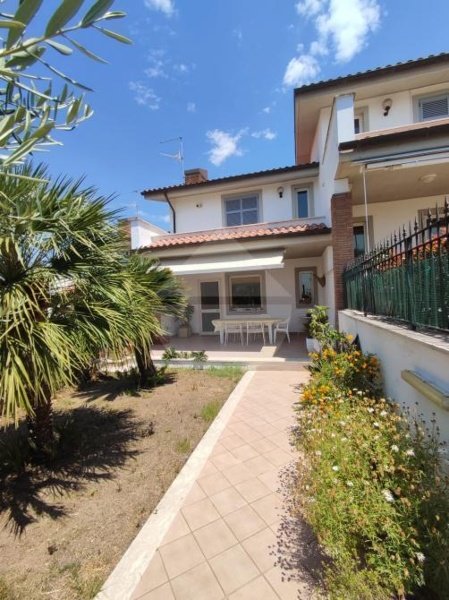 casa indipendente in vendita a Minturno in zona Tremensuoli