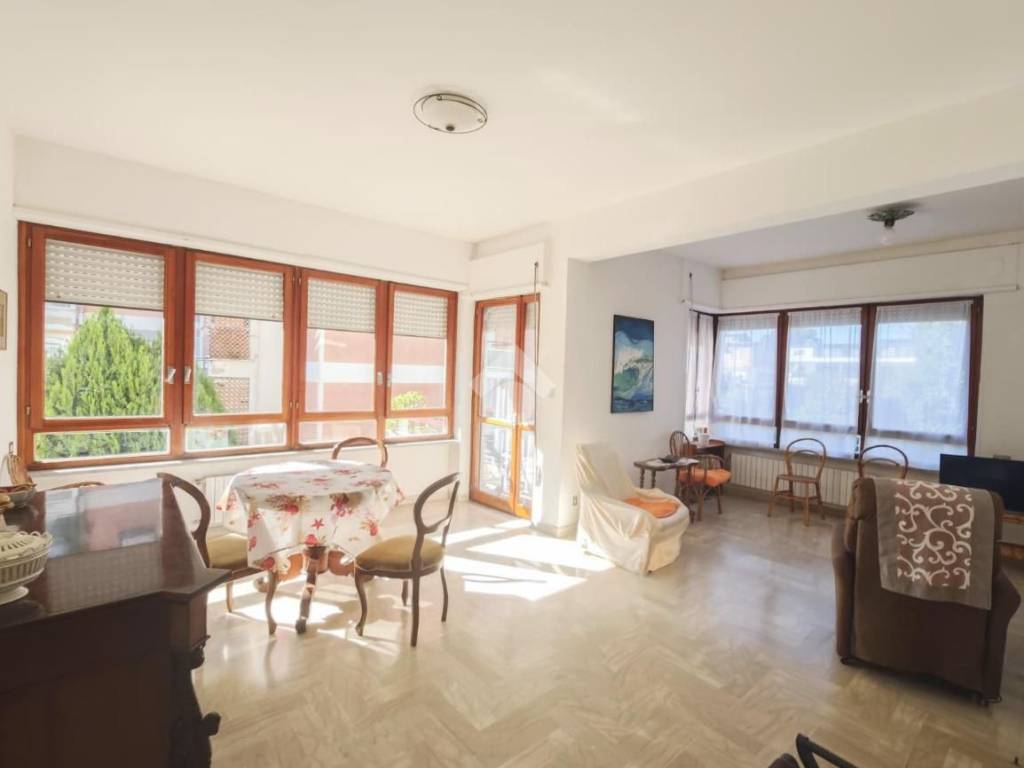 appartamento in vendita a Minturno in zona Scauri