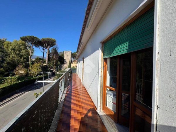 appartamento in vendita a Minturno in zona Scauri