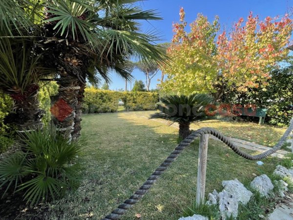 appartamento in vendita a Minturno in zona Scauri