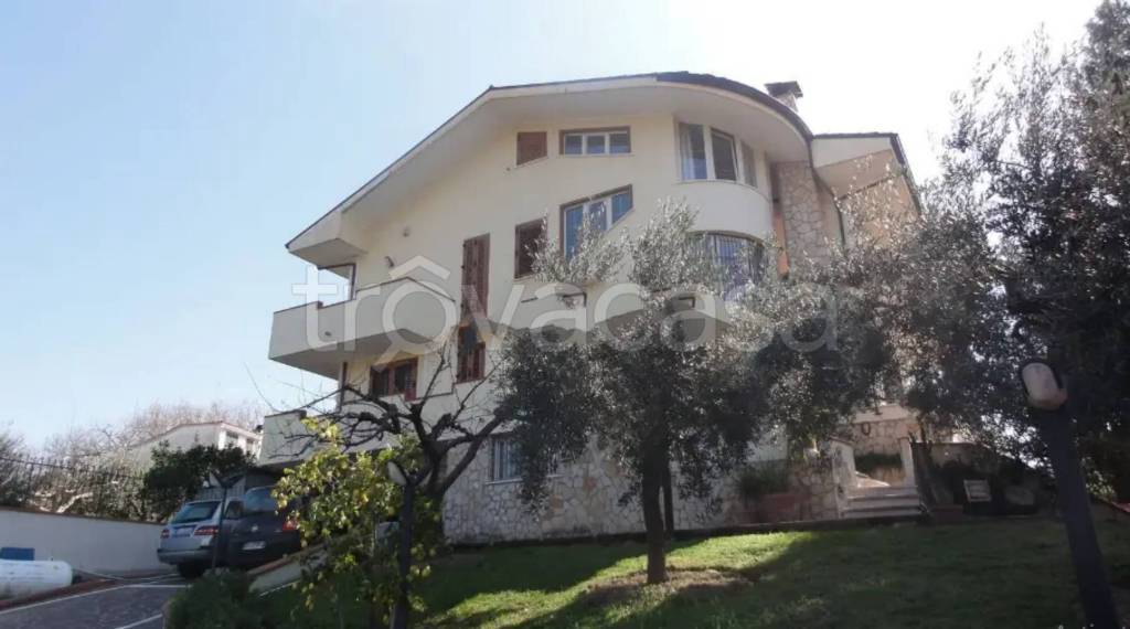 casa indipendente in vendita a Minturno in zona Scauri