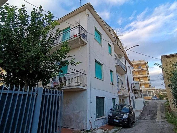casa indipendente in vendita a Minturno in zona Scauri