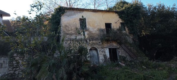 casa indipendente in vendita a Minturno in zona Tremensuoli
