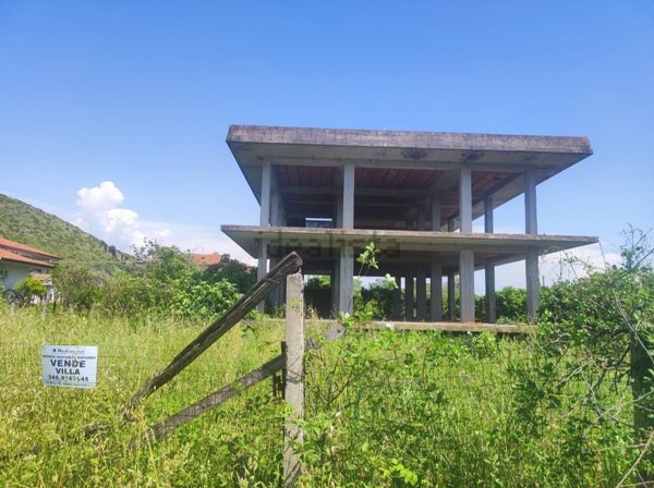 casa indipendente in vendita a Minturno in zona Marina