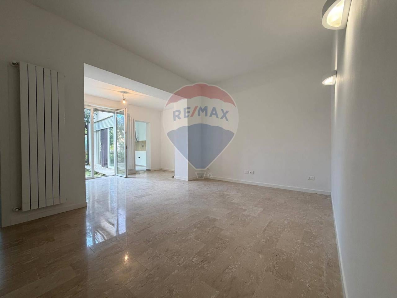 appartamento in vendita a Minturno in zona Scauri