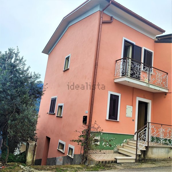 casa indipendente in vendita a Minturno in zona Pulcherini