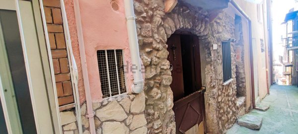 casa indipendente in vendita a Minturno