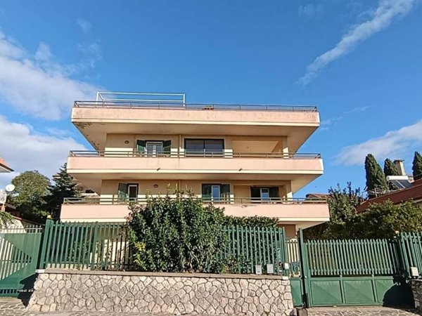 appartamento in vendita a Minturno in zona Scauri