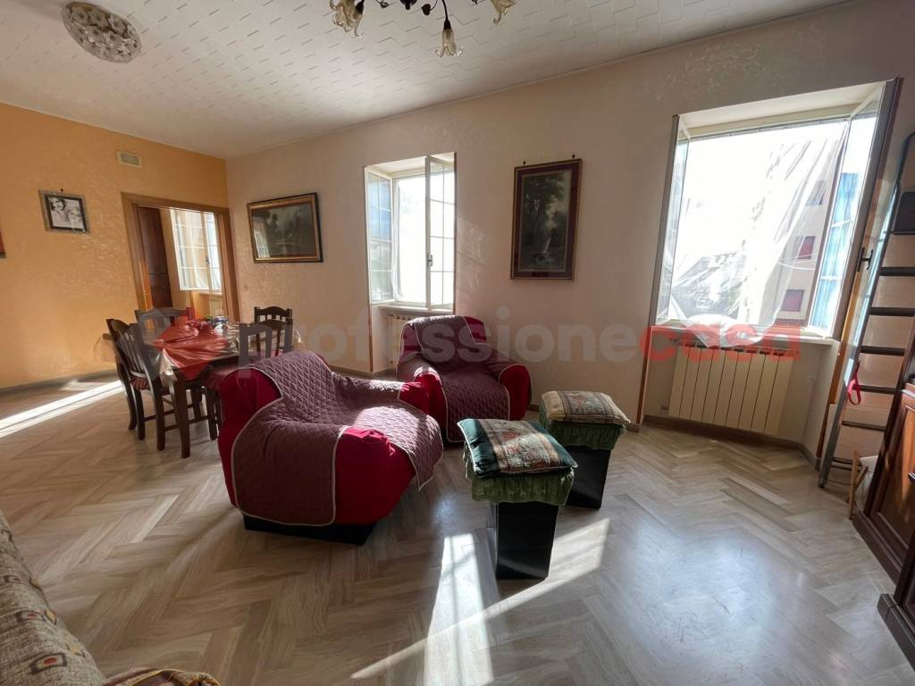 appartamento in vendita a Minturno in zona Scauri