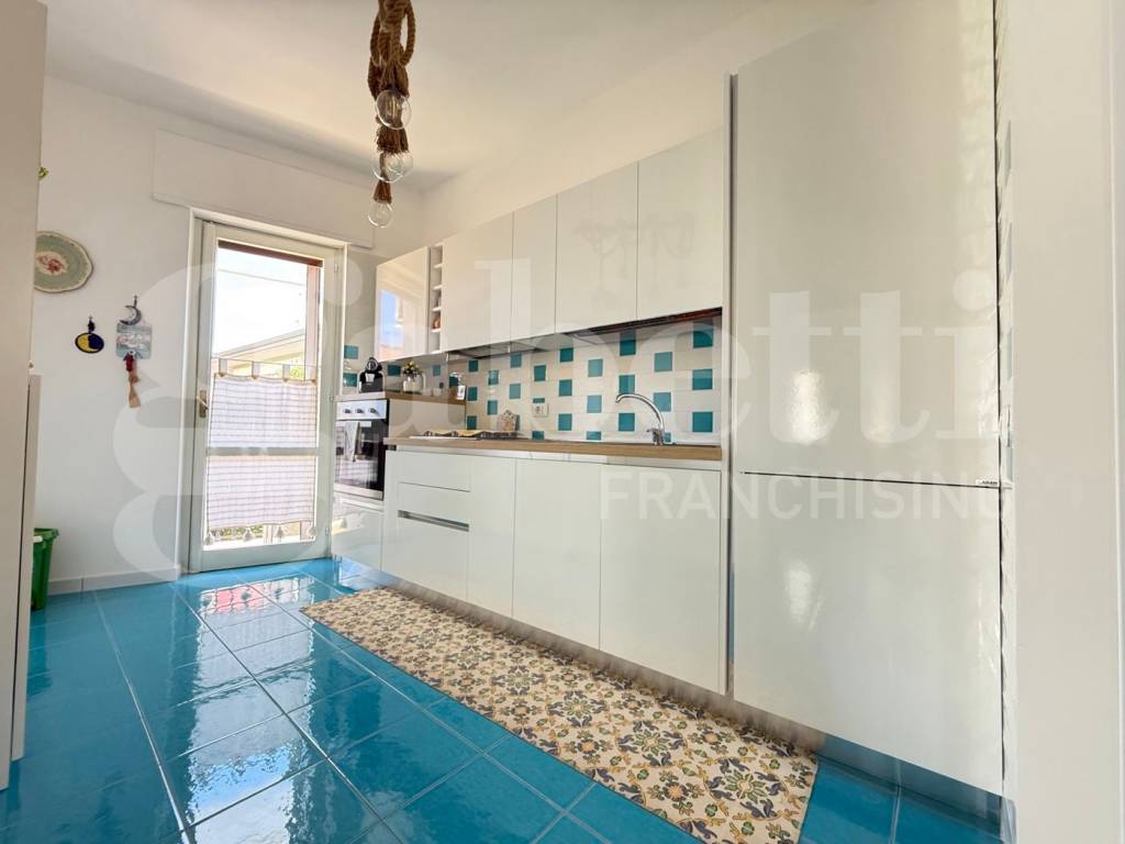 appartamento in vendita a Minturno in zona Scauri