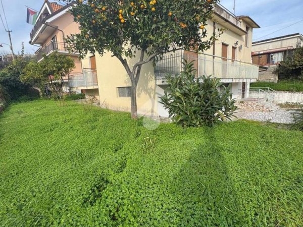 casa indipendente in vendita a Minturno in zona Scauri