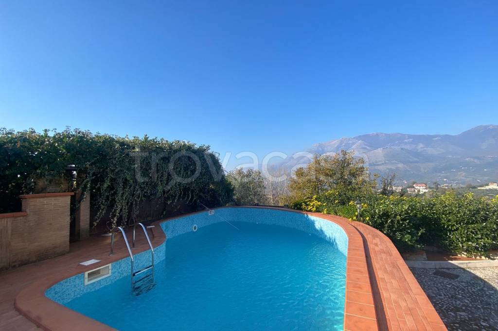 casa indipendente in vendita a Minturno