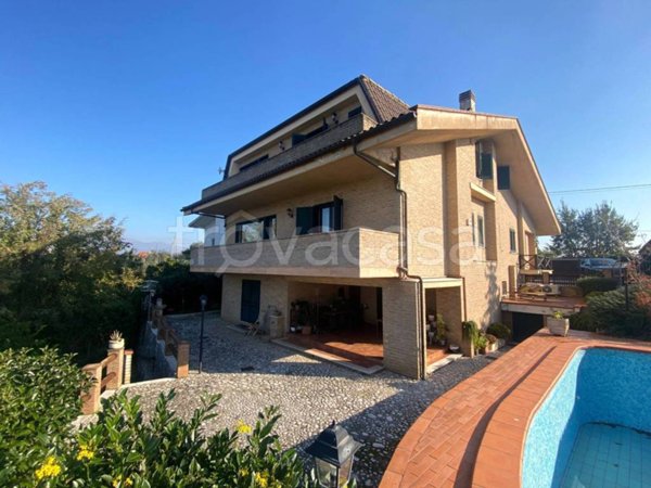 casa indipendente in vendita a Minturno