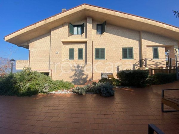 casa indipendente in vendita a Minturno