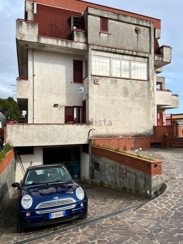 appartamento in vendita a Minturno in zona Scauri