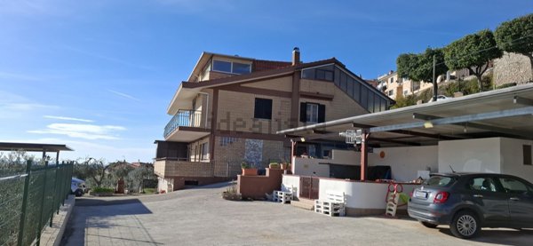 casa indipendente in vendita a Minturno