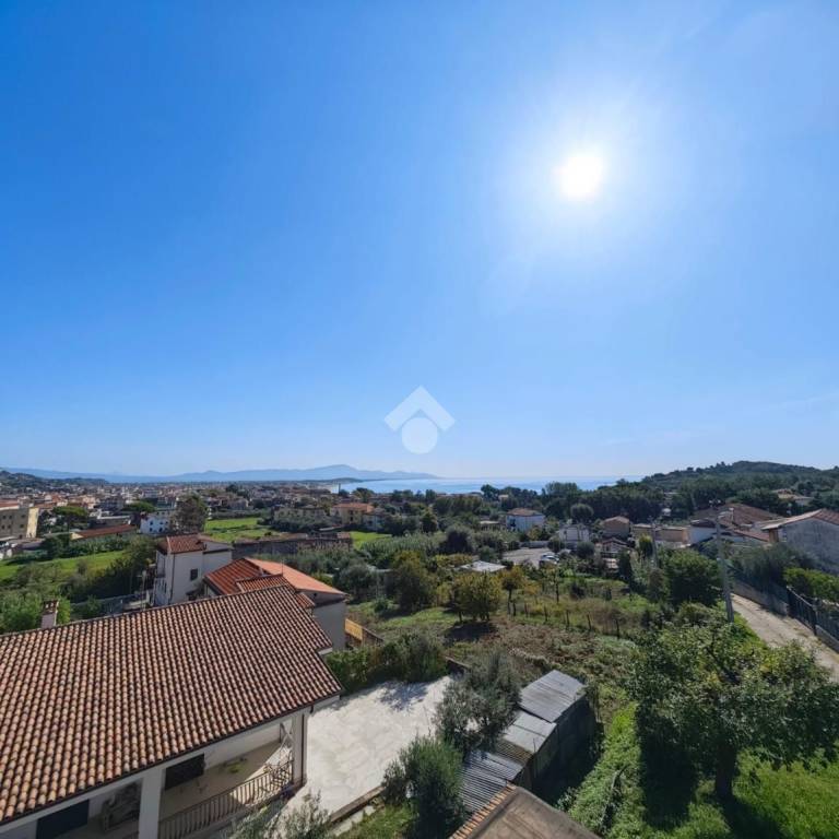 casa indipendente in vendita a Minturno in zona Scauri