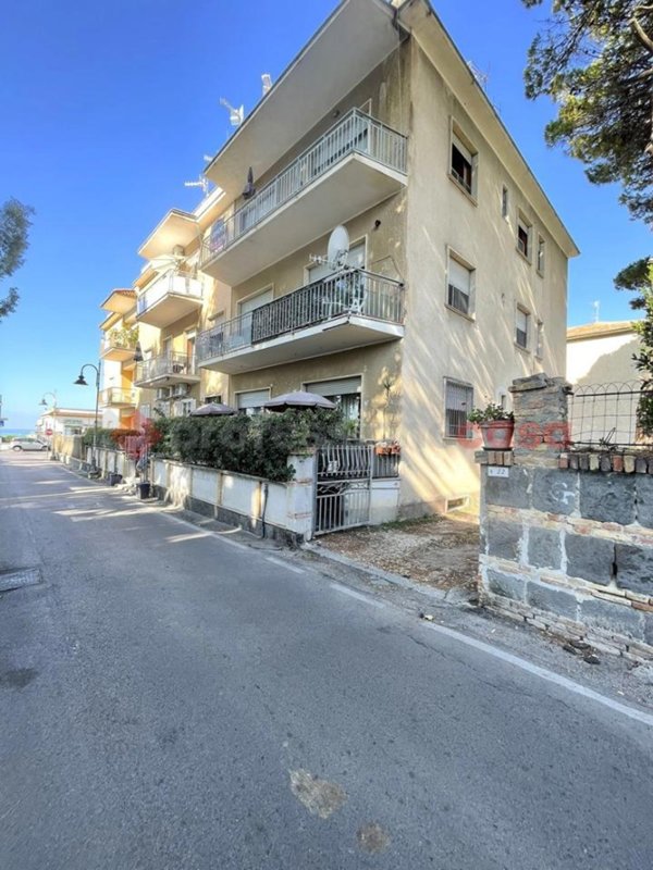 appartamento in vendita a Minturno in zona Scauri