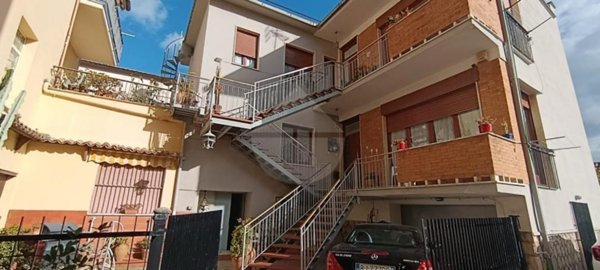 casa indipendente in vendita a Minturno in zona Scauri