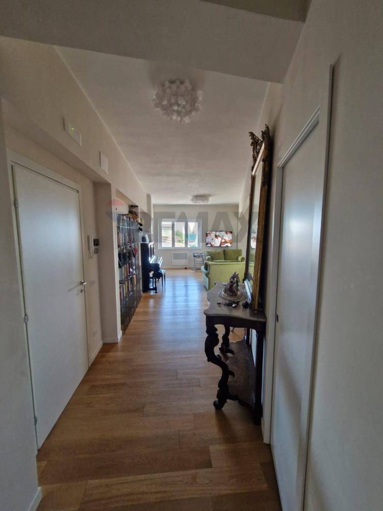 appartamento in vendita a Minturno in zona Scauri