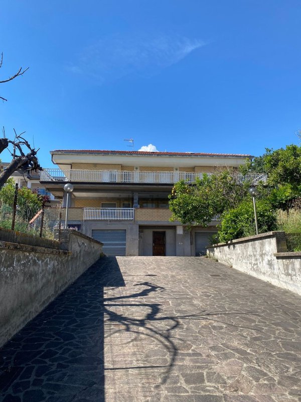 appartamento in vendita a Minturno in zona Scauri