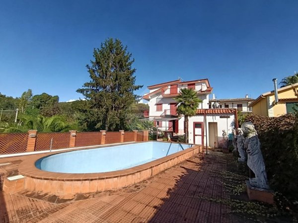 casa indipendente in vendita a Minturno in zona Marina