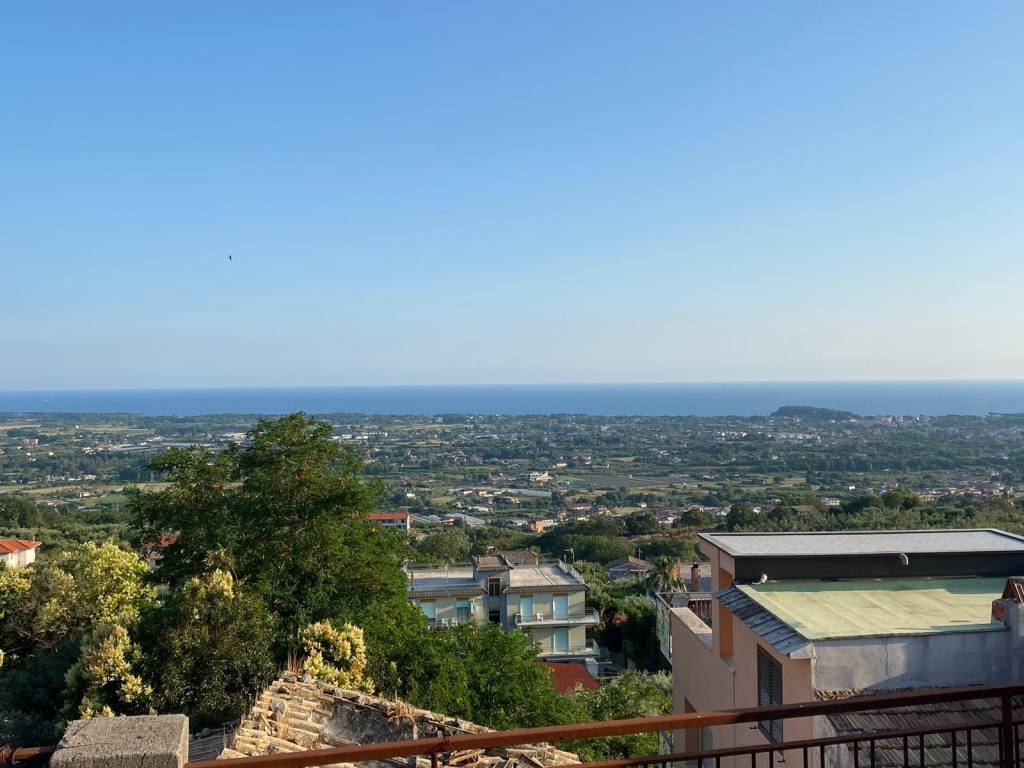 casa indipendente in vendita a Minturno in zona Tufo