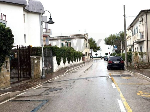 appartamento in vendita a Minturno in zona Scauri